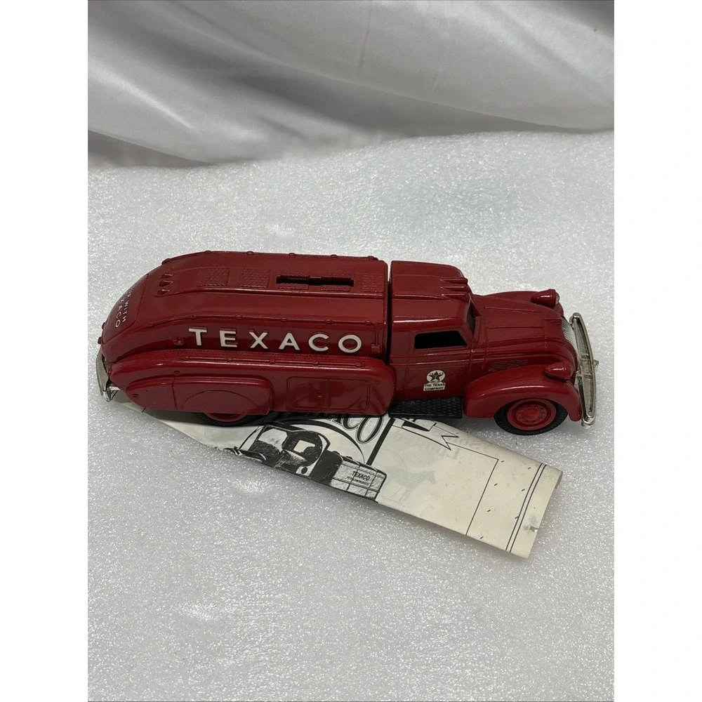 ERTL‎ 1939 DODGE AIRFLOW TEXACO DIE CAST TANKER Locking coin Bank with key.
